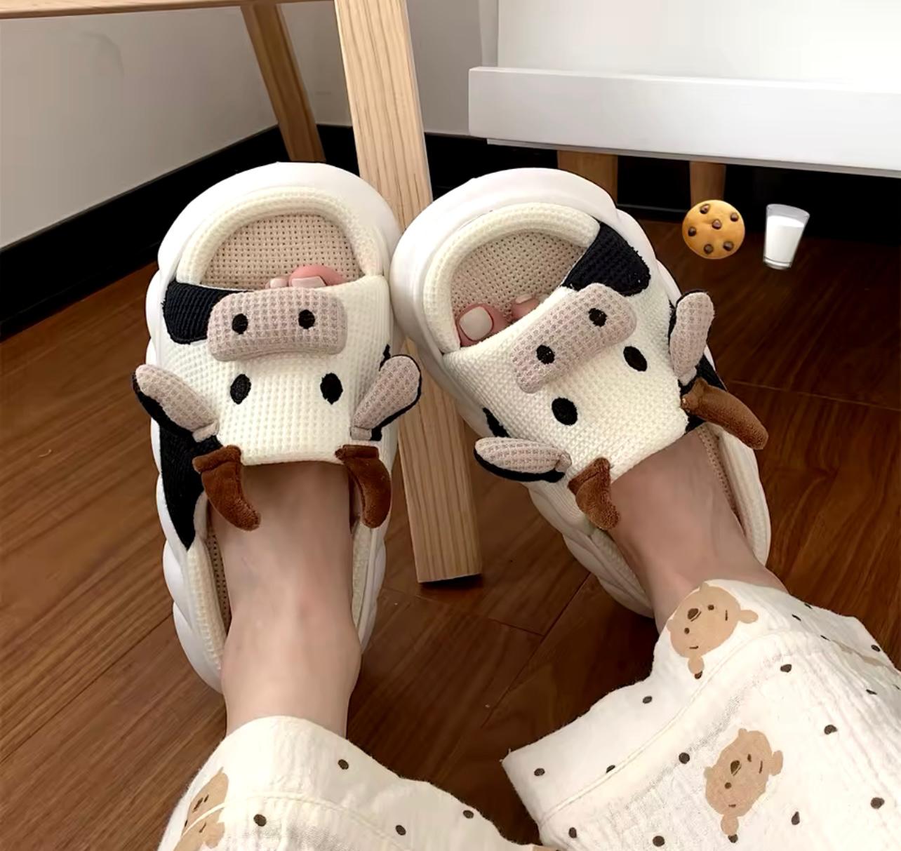 Pantufla con diseño de vaca