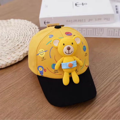 Gorra con motivo de muñeco de oso.